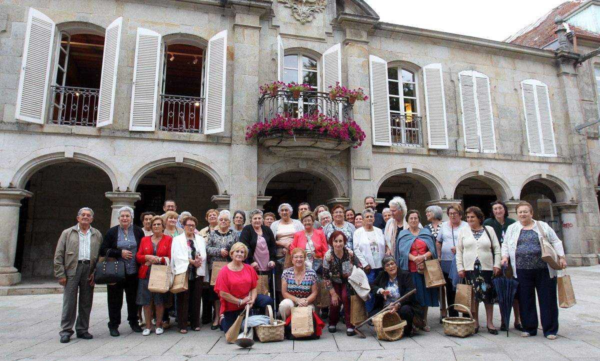 Homenaxe a mariscadoras xubiladas de Pontevedra