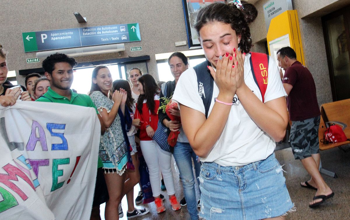 Recibimento a Águeda Cons tras conseguir tres medallas no Europeo Junior de natación