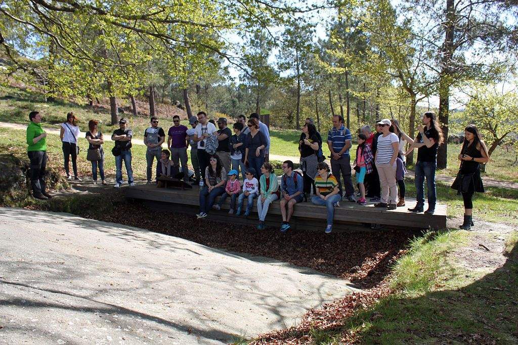 Visitantes no Parque Arqueolóxico da arte Rupestre de Campo Lameiro Visitantes no Parque Arqueolóxico da arte Rupestre de Campo Lameiro