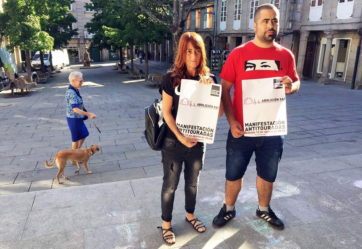 Vicky Estévez e Borja González, portavoces de Touradas Fóra de Pontevedra