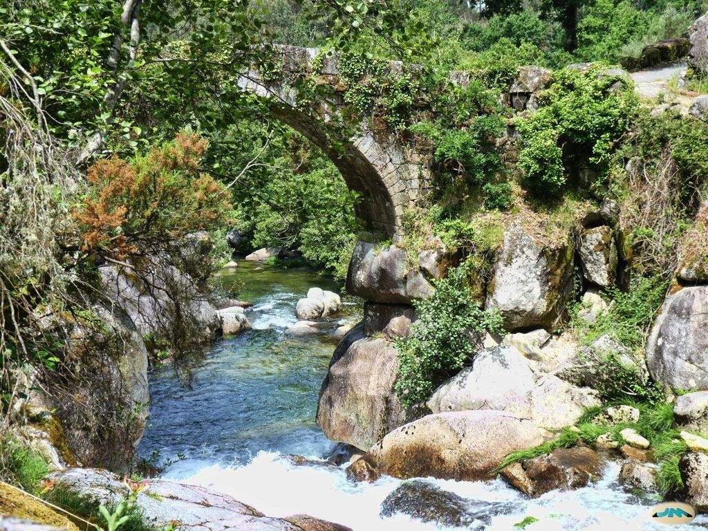 Ponte do río Almofrei