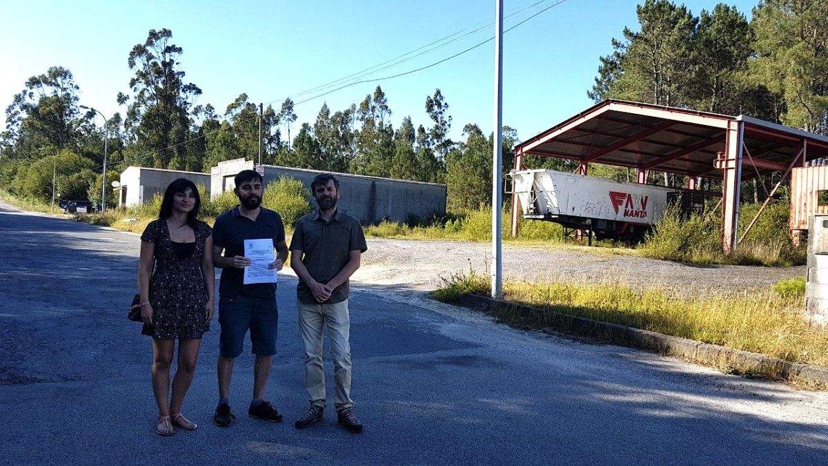Representantes de Veciñanza no polígono industrial da Ran
