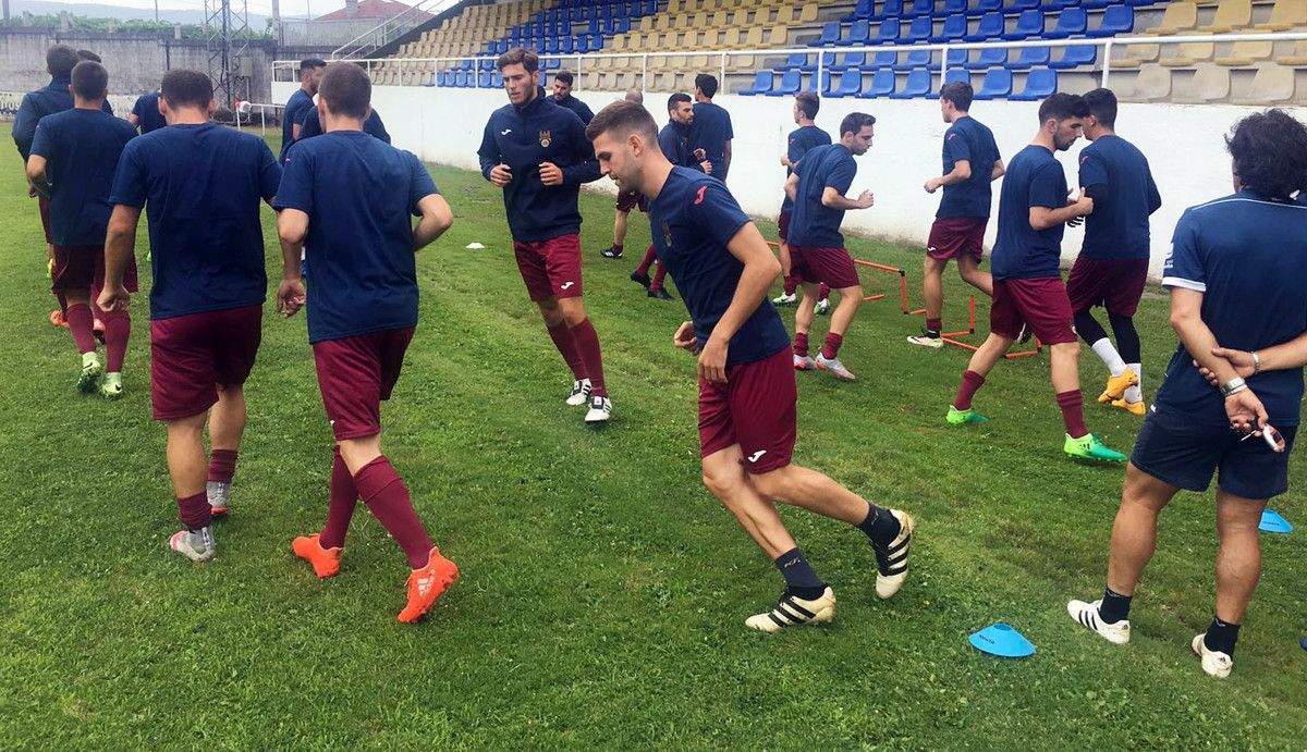 Entrenamiento de pretemporada del Pontevedra en Cambados