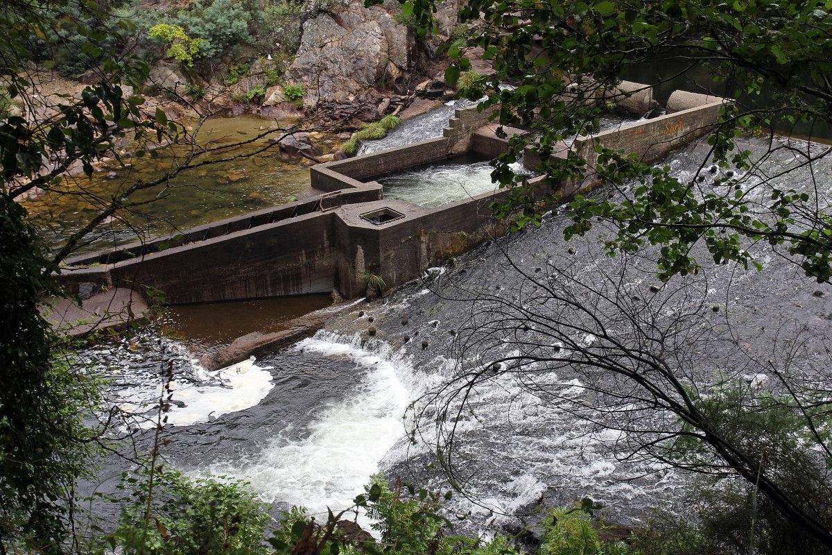 Estación de bombeo no río Lérez