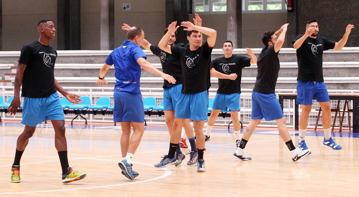 Entrenamiento de la SD Teucro 2017-2018 en el Municipal