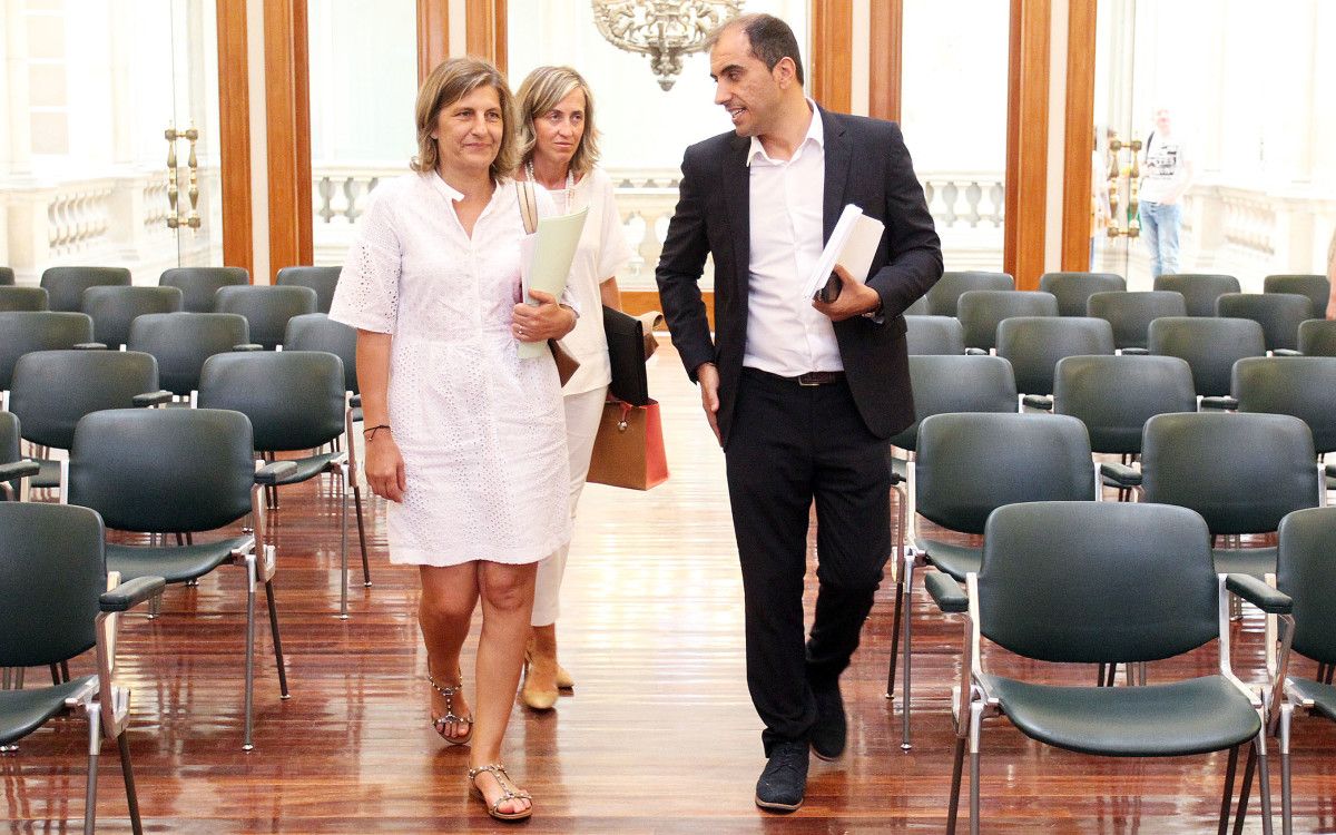 Ángel Moldes, á chegada ao pleno da Deputación