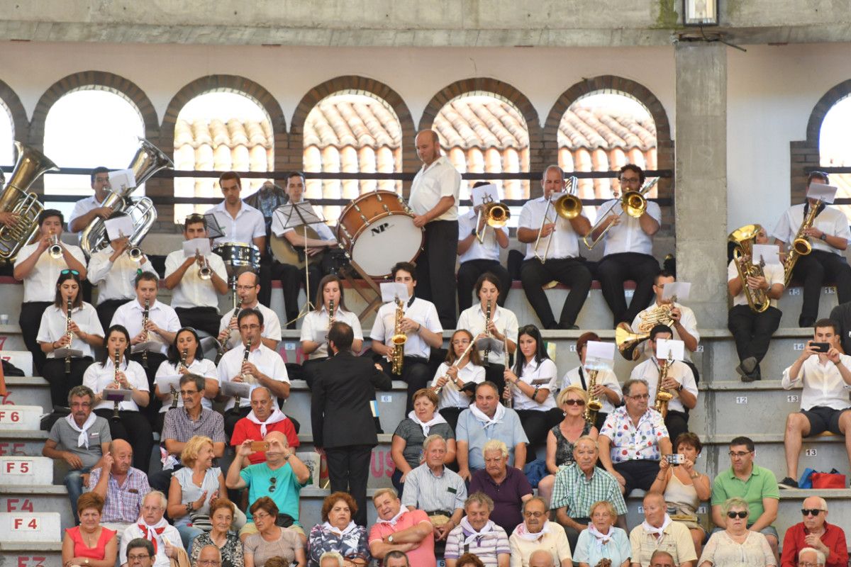 Banda de Música de Ribadumia en la Feria taurina de la Peregrina 2017