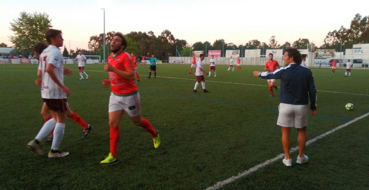 Partido amistoso entre Estradense y Pontevedra en A Estrada