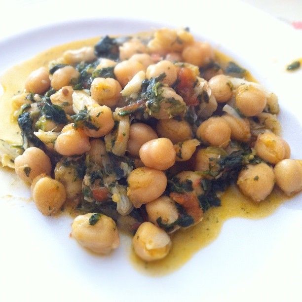 Potaxe de garavanzos e bacallau con espinacas
