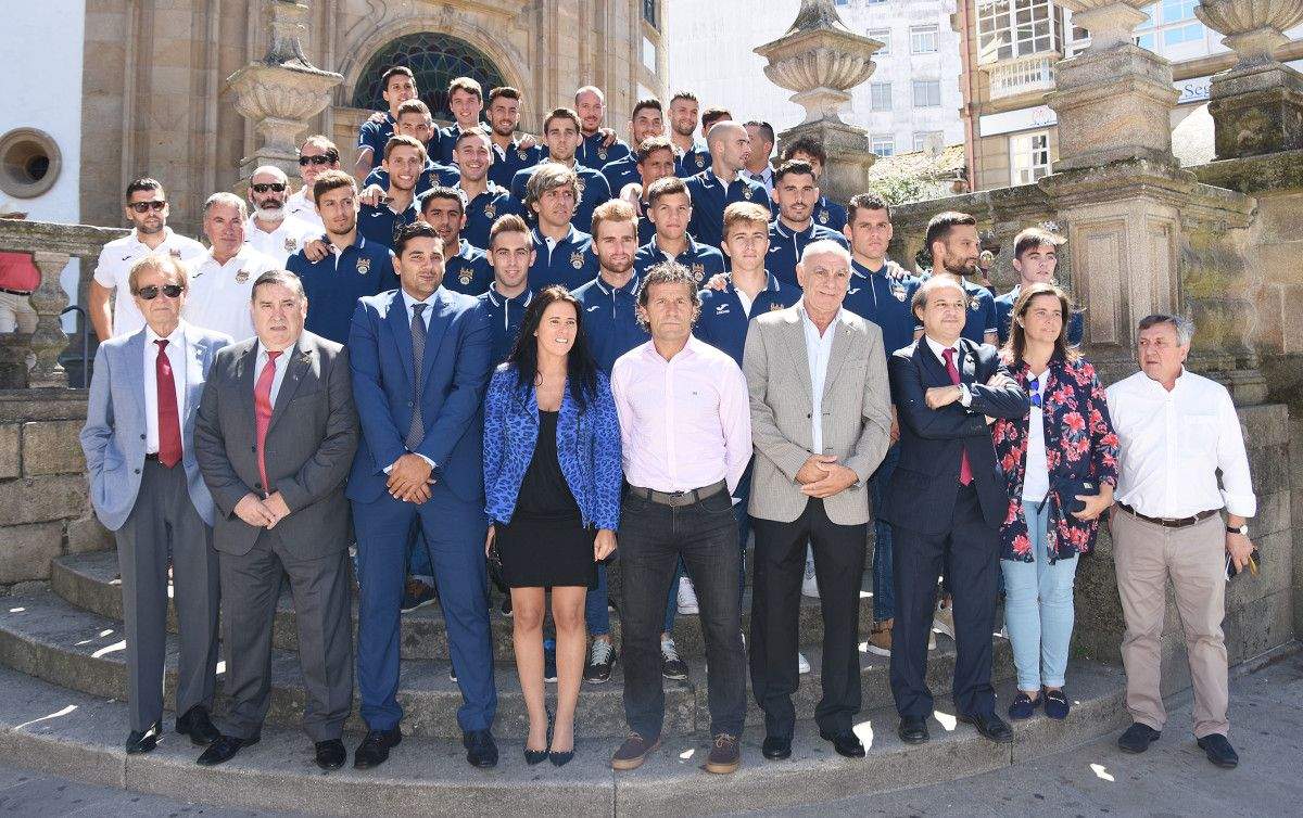 Ofrenda del Pontevedra CF a la Virgen Peregrina