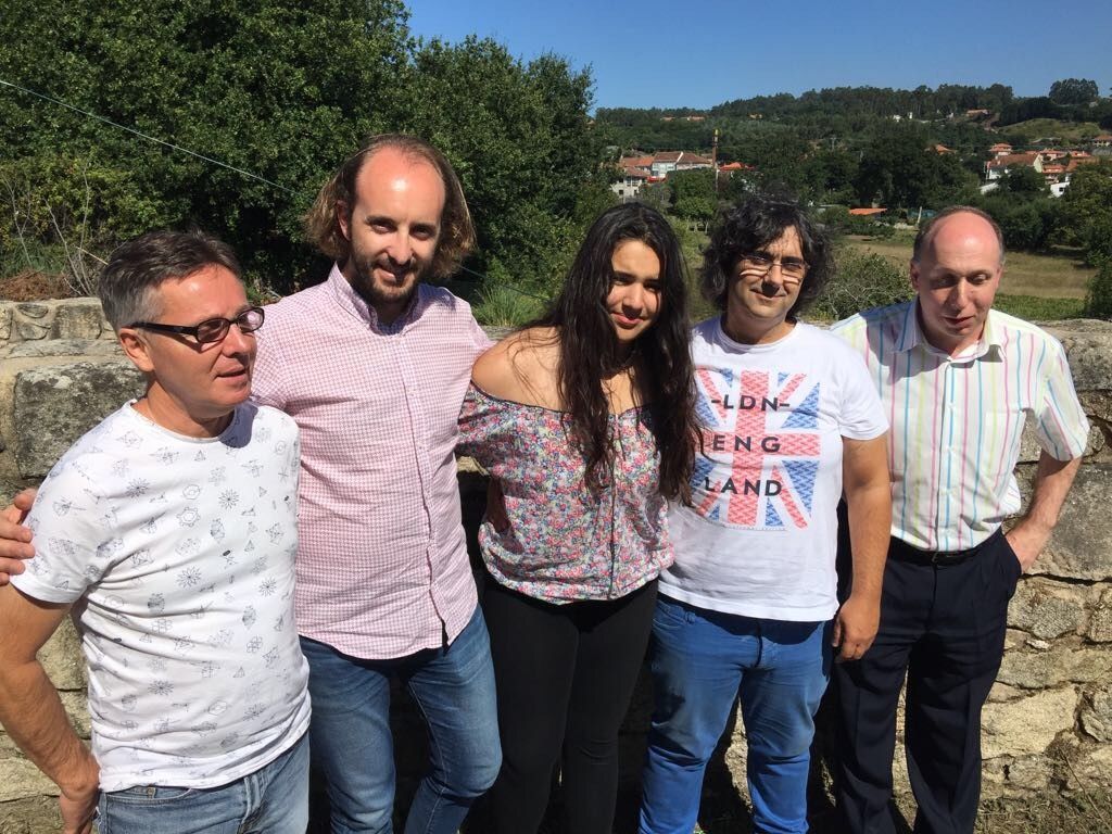 Músicos colaboradores xunto a José Ángel Abraldes, director do CRE da ONCE