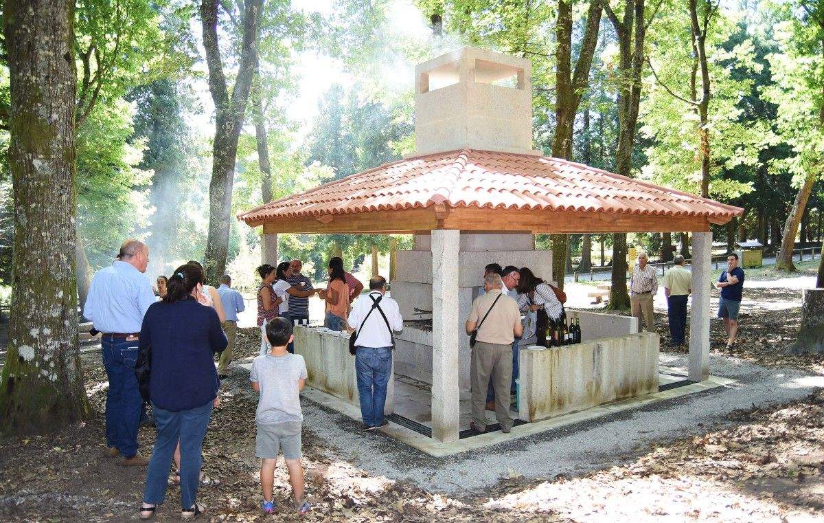 Inauguración dos novos asadores do Lago de Castiñeiras