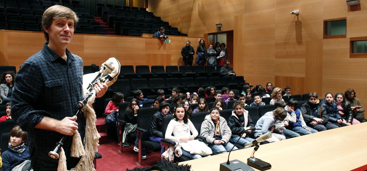 Xosé Manuel Budiño imparte unha charla sobre a gaita