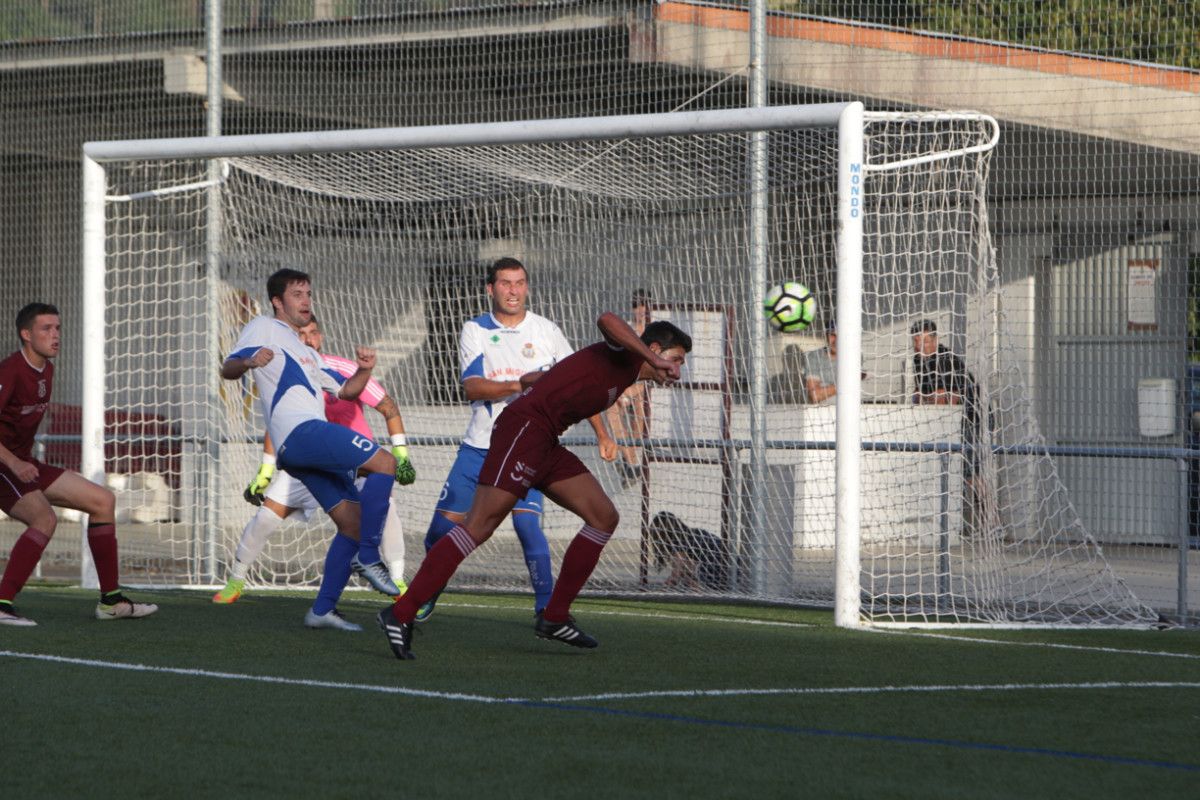 Partido amistoso entre Marcón Atlético y Pontevedra en O Carrasco