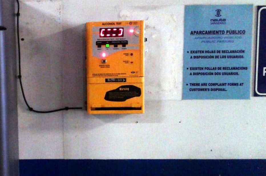 Alcoholímetro instalado no porto deportivo de Sanxenxo
