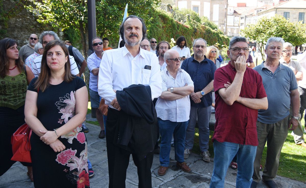Homenaje de En Marea a Bóveda en las escaleras de San Francisco