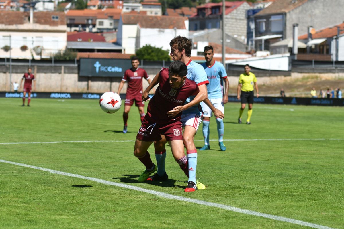 Partido entre Celta B y Pontevedra en Barreiro