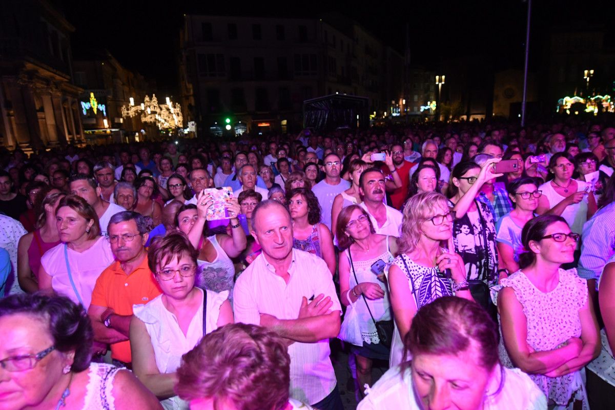 Concerto de Tamara na praza de España