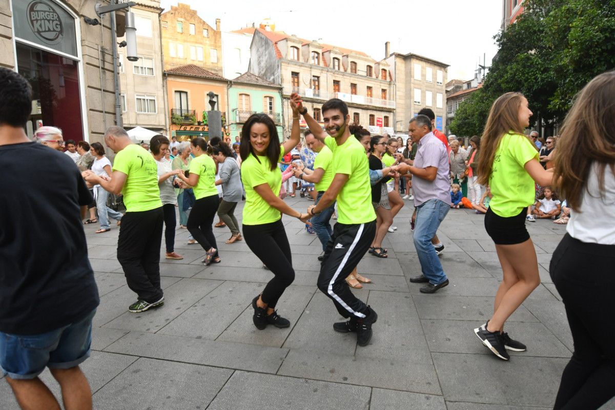 Iniciativa 'Baila na Zona Monumental', con Adrián Esperón e Patricia Martínez