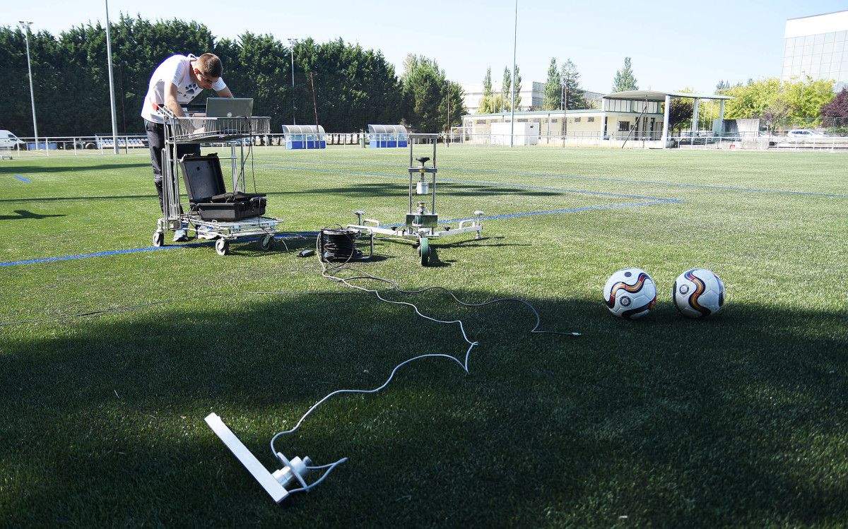 Inspección del campo de fútbol de A Xunqueira