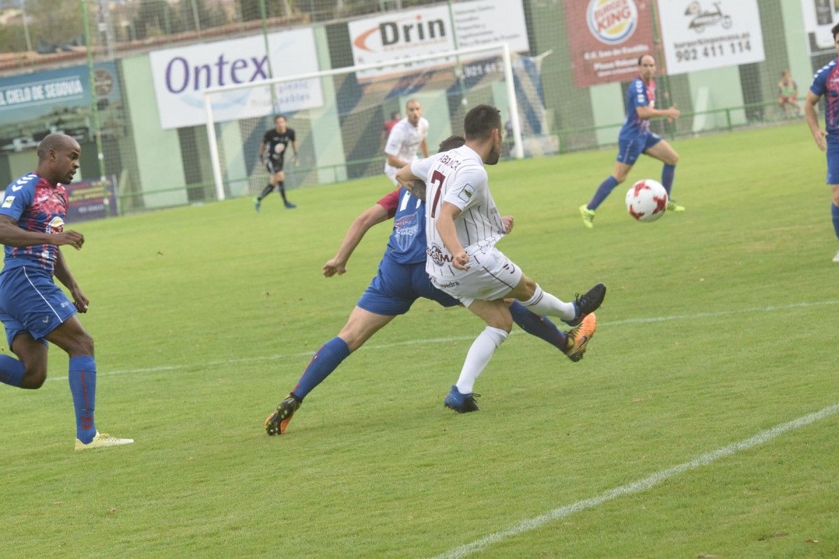 Partido de Copa del Rey entre Gimnástica Segoviana y Pontevedra en La Albuera