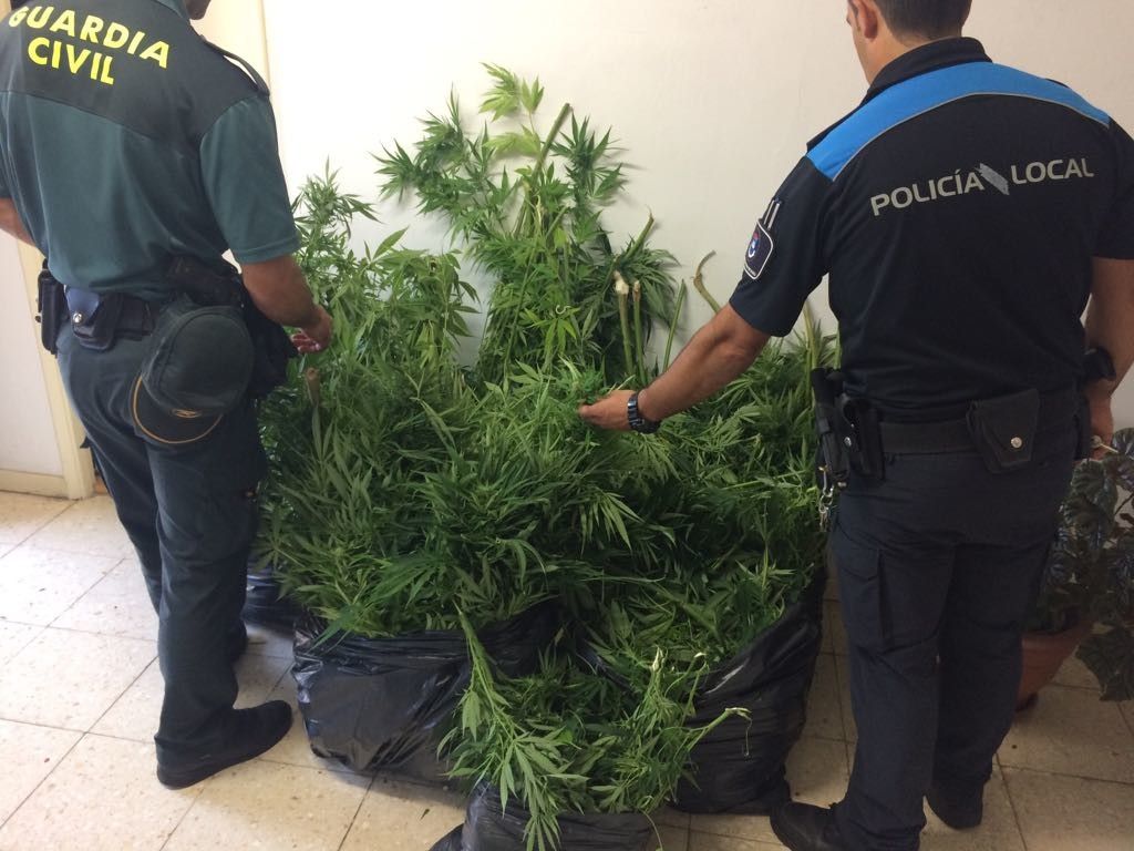 Intervención da Garda Civil de Marín e a Policía Local de Bueu 
