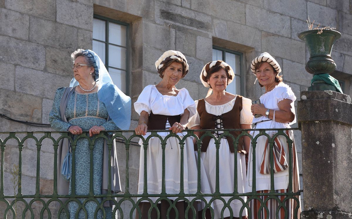 Xente polas rúas na Feira Franca Xente polas rúas na Feira Franca