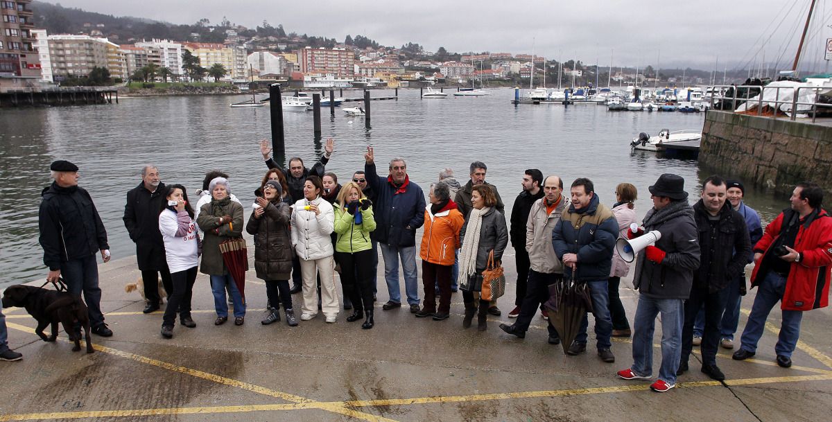 Protesta vecinal en Sanxenxo ante las obras del Náutico Protesta vecinal en Sanxenxo ante las obras del Náutico