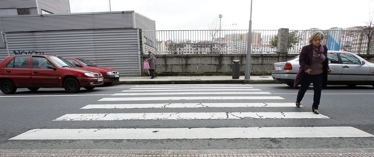 Paso de cebra en Padre Gaite en el que se instalará un nuevo 'lombo'