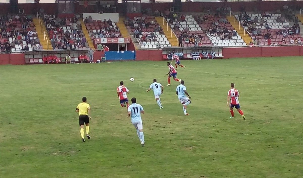 Partido entre Arosa y Villalonga en A Lomba