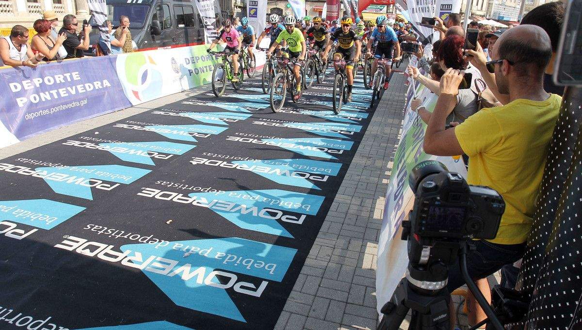 Salida de la primera Epic Race Pontevedra de BTT