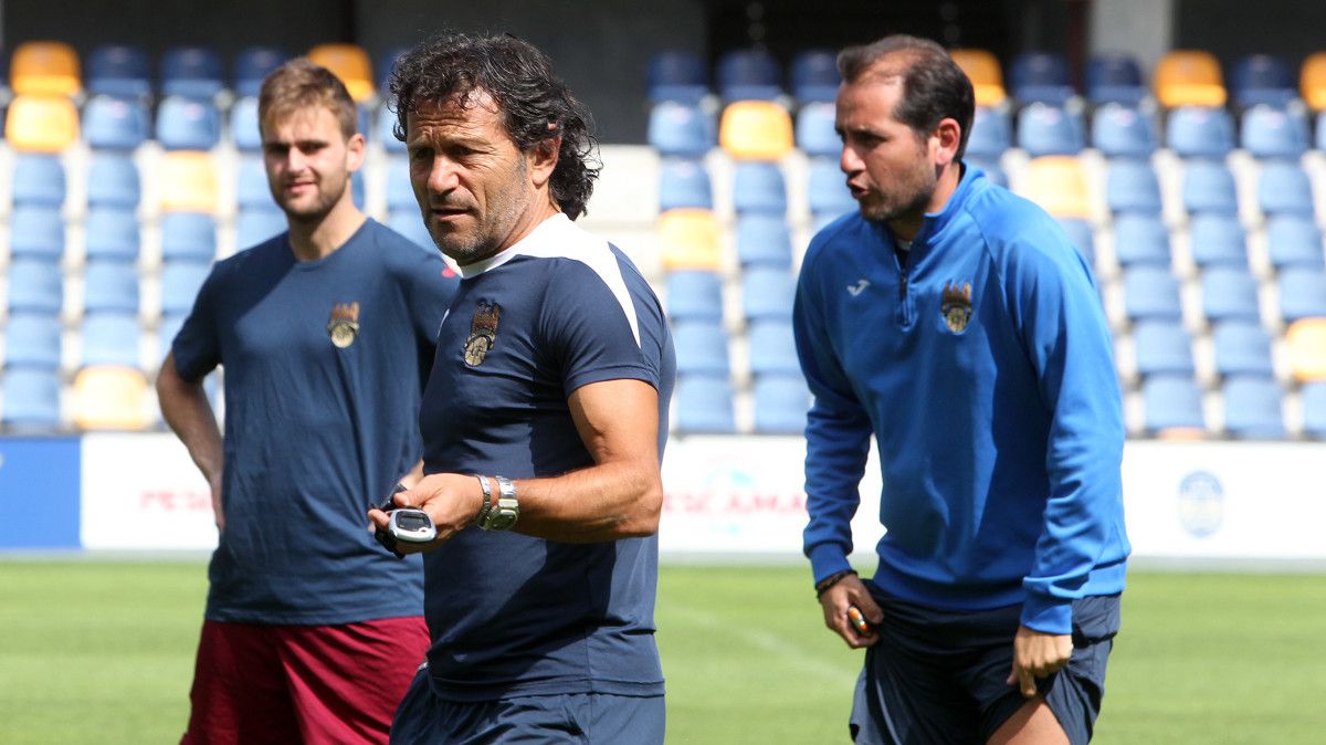 Luisito durante un entrenamiento del Pontevedra en Pasarón