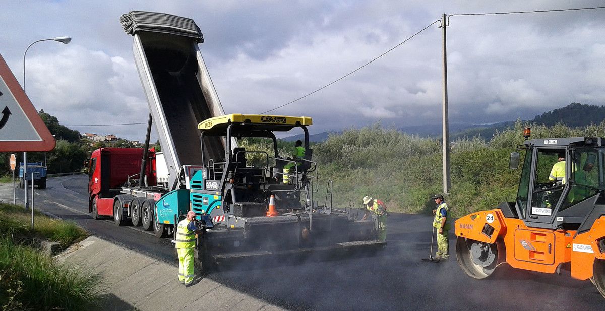 Asfaltado da estrada PO-531 entre Pontevedra e Vilagarcía