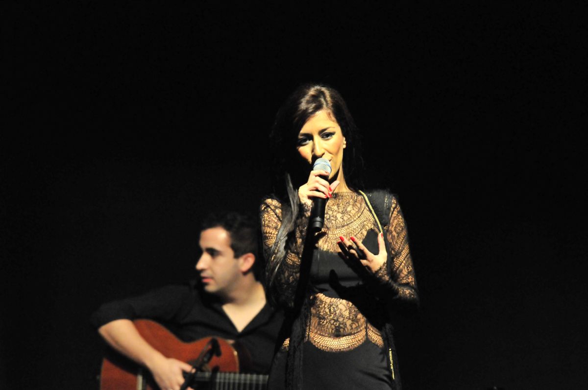 Ana Moura durante el concierto en el Teatro Principal