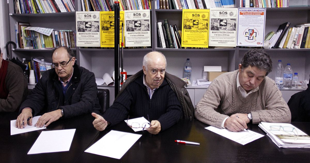 El presidente del Colegio de Médicos, Luis Campos Villarino; el portavoz de SOS Sanidade Pública, Francisco Vizoso y el alcalde de Pontevedra El presidente del Colegio de Médicos, Luis Campos Villarino; el portavoz de SOS Sanidade Pública, Francisco Vizoso y el alcalde de Pontevedra