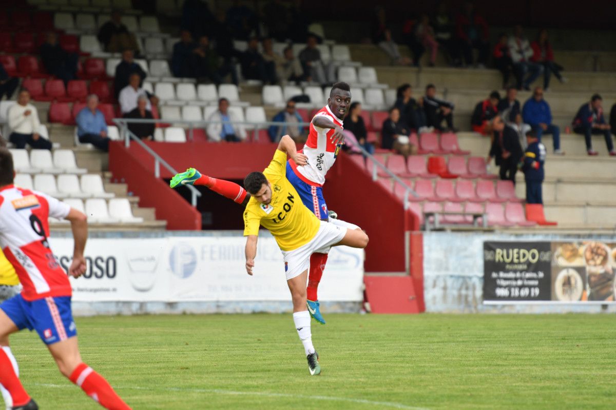 Partido entre Arosa e Choco na Lomba
