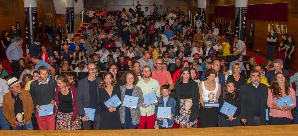 Premiados e autoridades do X FIC BUEU