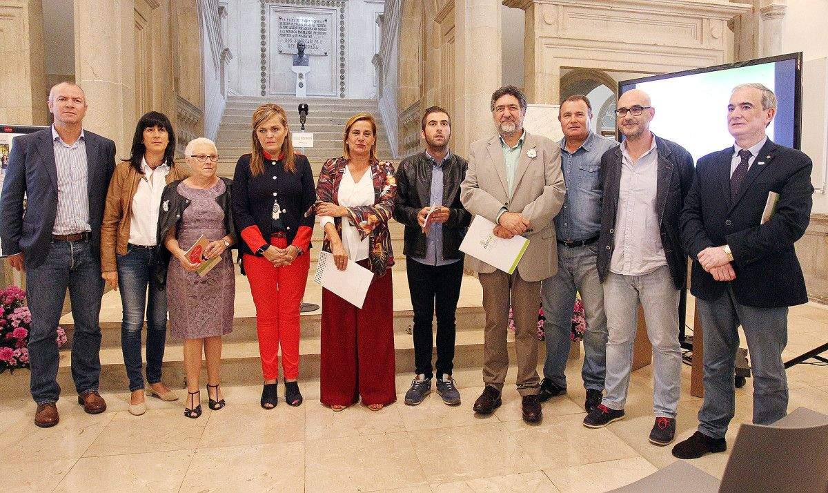 Presentación do libro "Nun recuncho da memoria" elaborado pola Asociación de Familiares de persoas Enfermas de Alzheimer