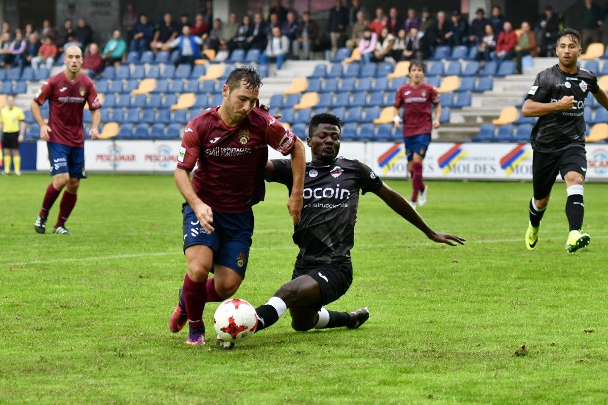 Partido entre Pontevedra y San Sebastián de los Reyes en Pasarón