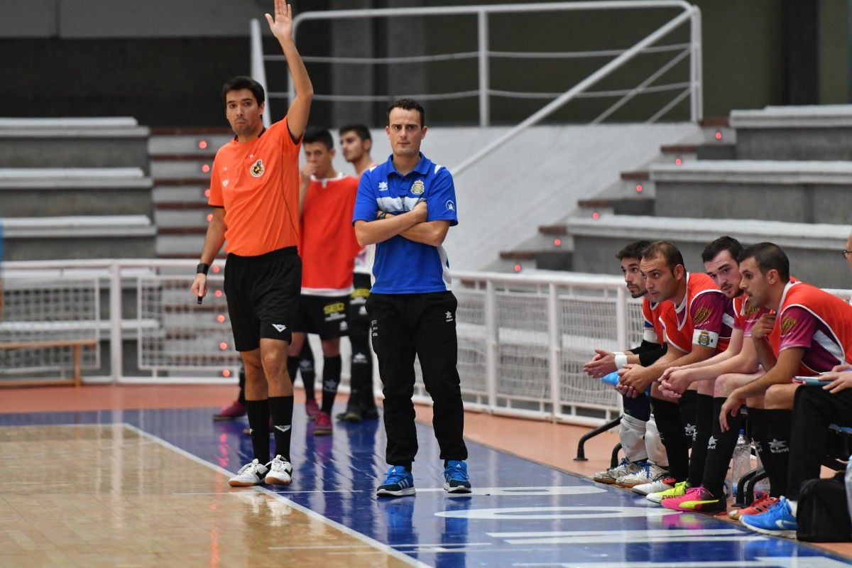 Manuel Cossío, exentrenador del Leis Pontevedra, es el nuevo entrenador del Poio Pescamar
