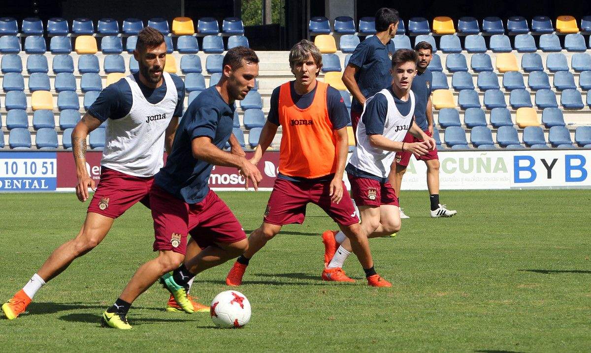 Entrenamiento del Pontevedra en Pasarón