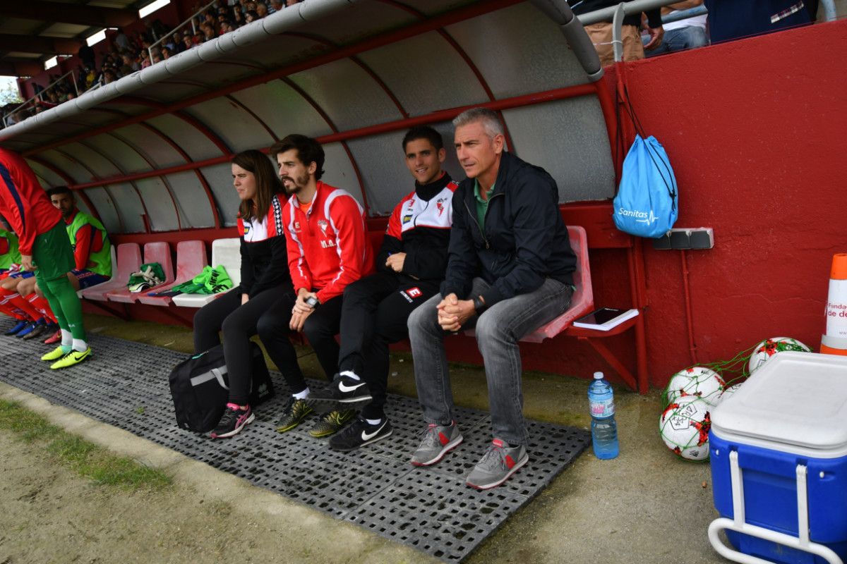 Jorge Otero, adestrador do Arosa, nun partido na Lomba nesta tempada
