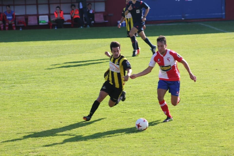 Partido entre Arosa e Ribadumia na Lomba