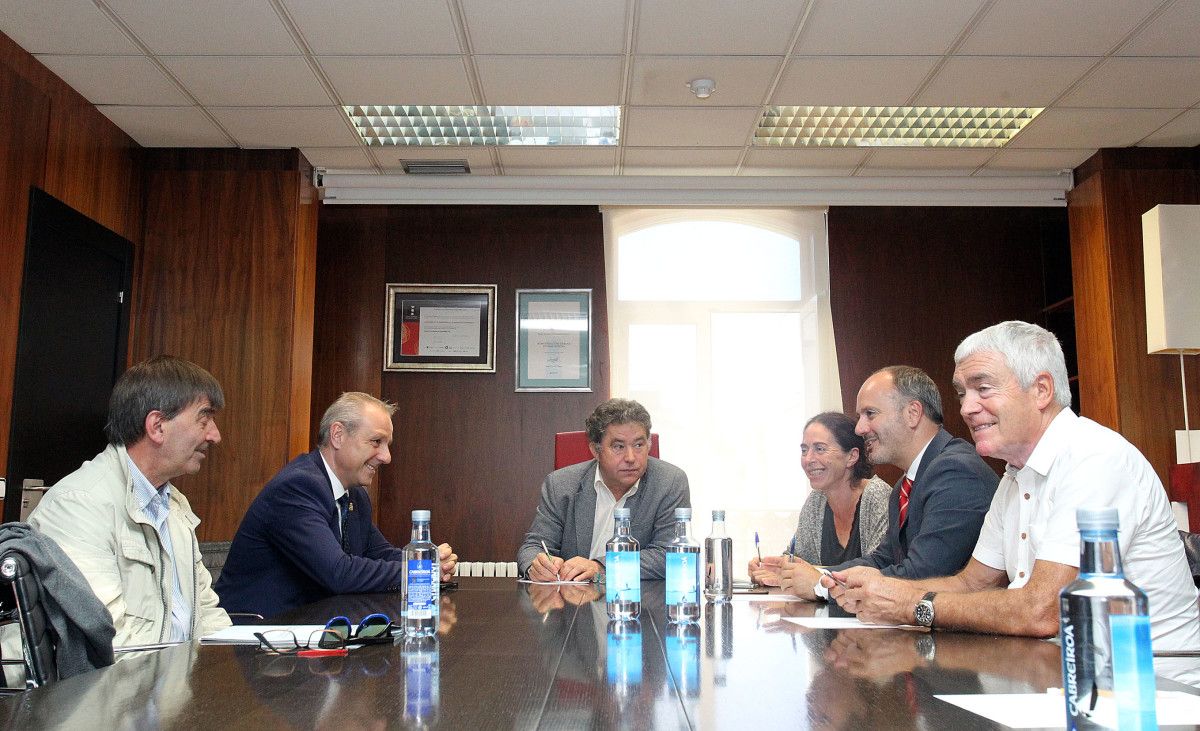 Reunión no Concello de Pontevedra pola organización do Memorial Domingo Bárcenas de balonmán