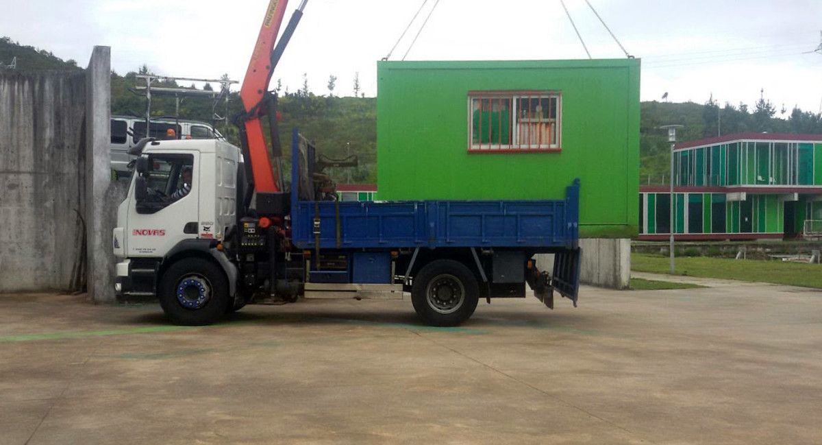Retirada do kiosko-bar do Piragüismo Verducido no Pontillón do Castro