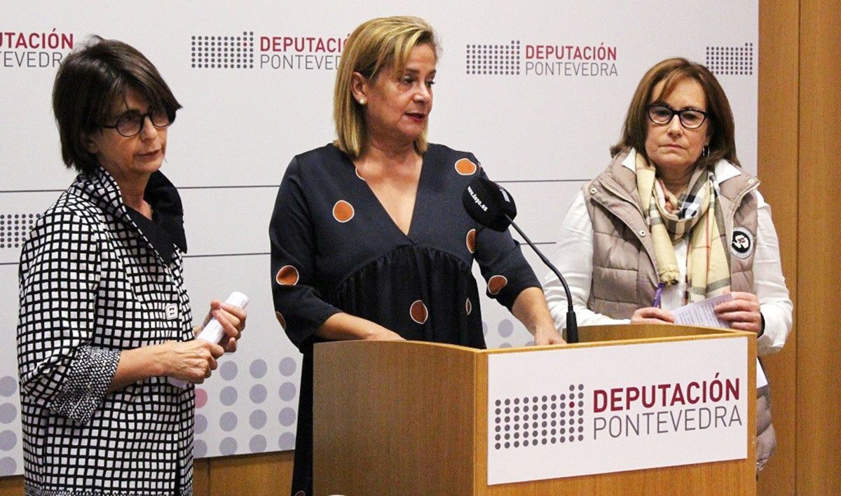 Puri Leal, Carmela Silva e Carmen Cajide, na Deputación 