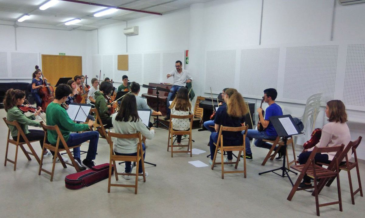 Ensayo de la formación infantil de la Filharmónica Cidade de Pontevedra