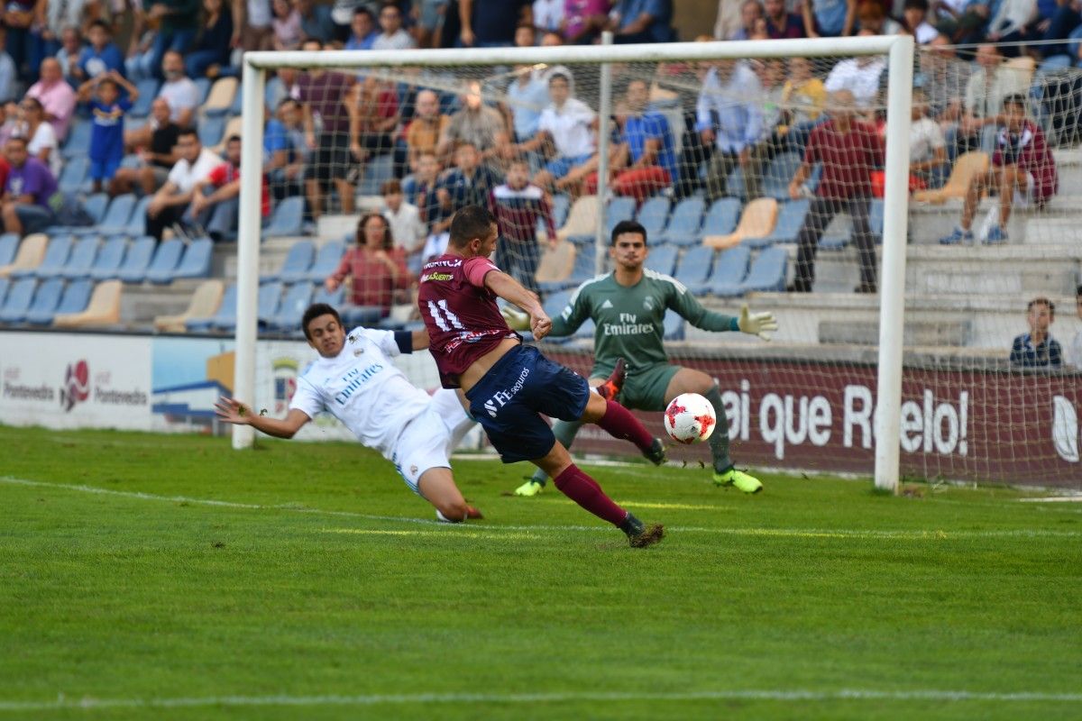 Partido entre Pontevedra e Real Madrid Castilla