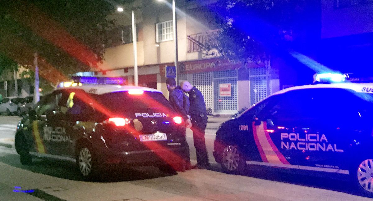 Detención de un hombre entre la puente de A Barca y el Paseo de Colón