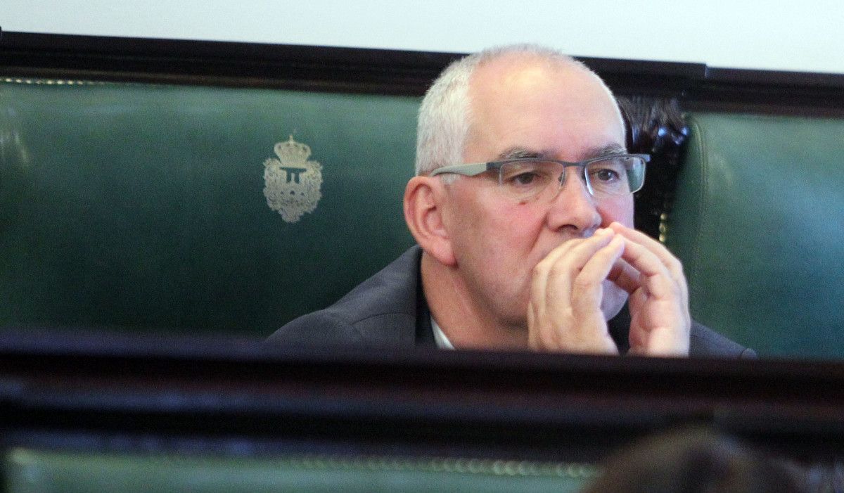 El diputado del PP, Jorge Canda en un pleno de la Deputación de Pontevedra